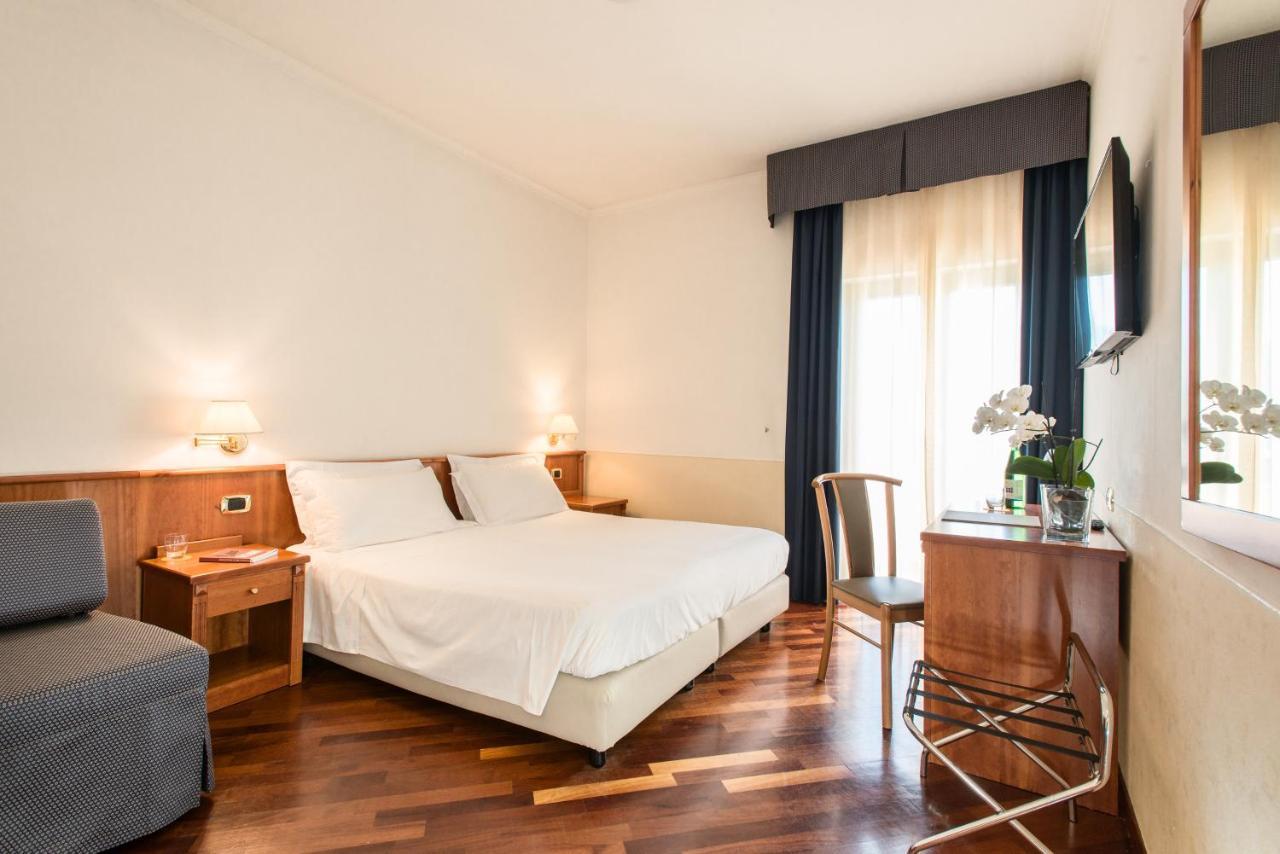 Atlantic Park Hotel Fiuggi Extérieur photo